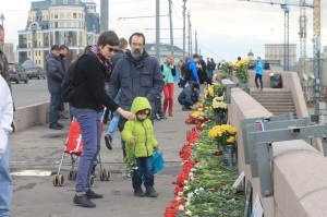 Немцов мост. Мемориал памяти